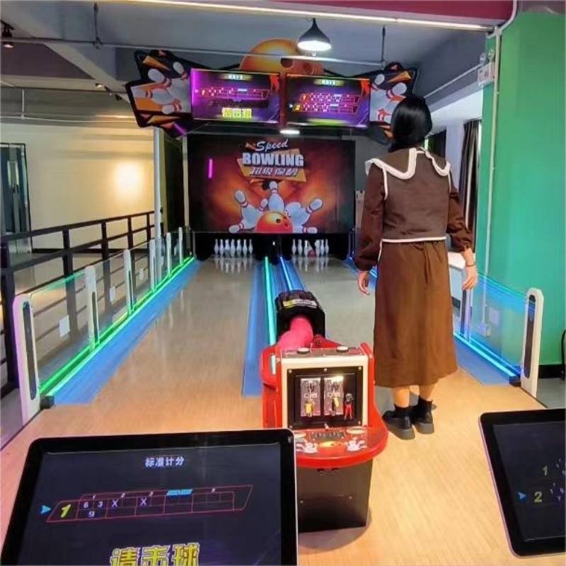 Large Bowling Experience Hall  - đánh giá và giá Sports Equipment And Facilities